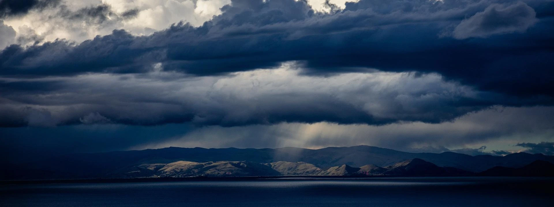 Operatore Blu Service durante le pulizie professionali